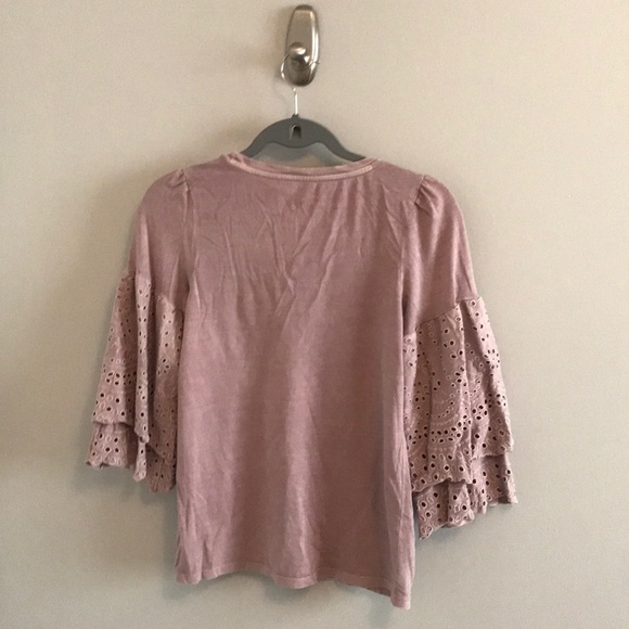 American Eagle bell sleeved shirt - Picture 2 of 2